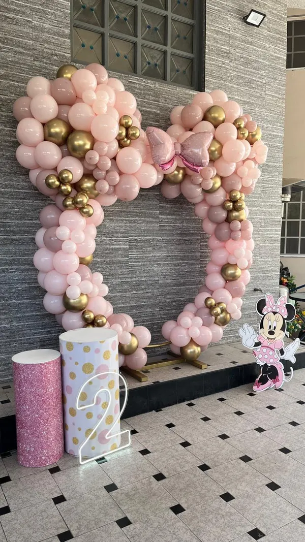 Aro decorado: 5c24a888 1c95 4830 975c 08d874394d43