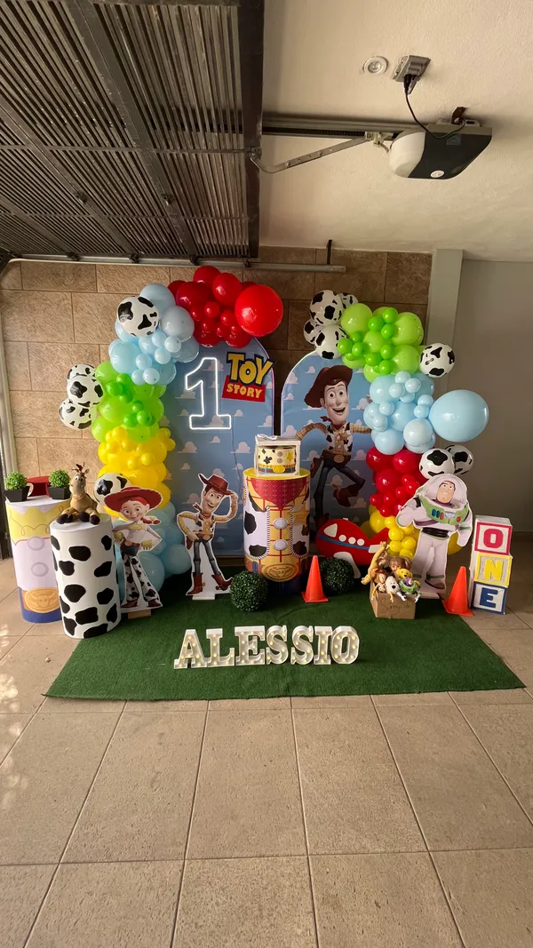 Mampara decorada de Hip Hip Balloons
