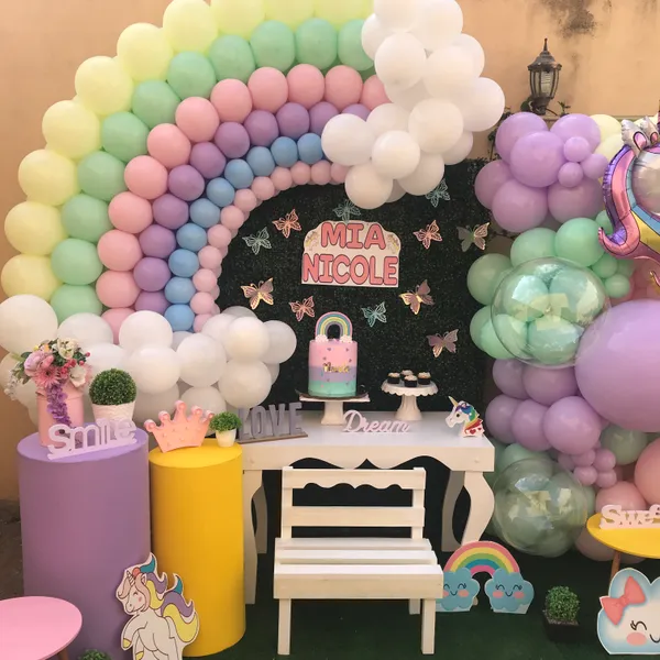 Pared decorada de Hip Hip Balloons