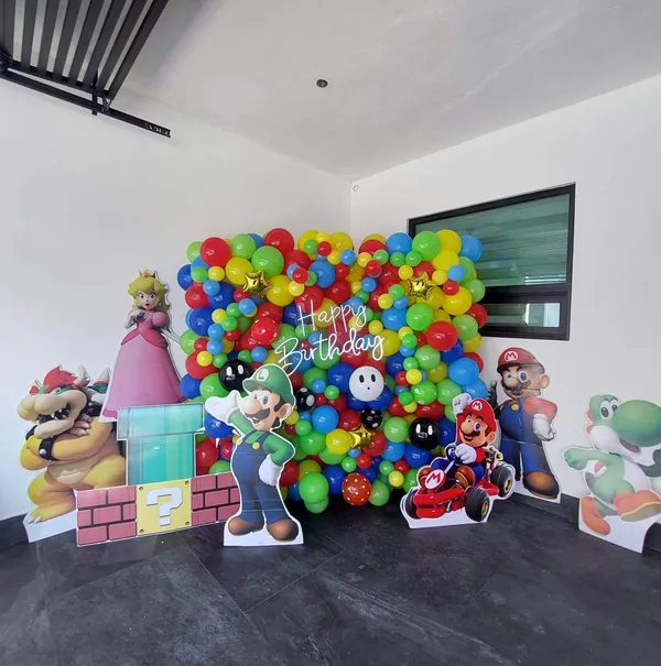 Pared decorada de Hip Hip Balloons